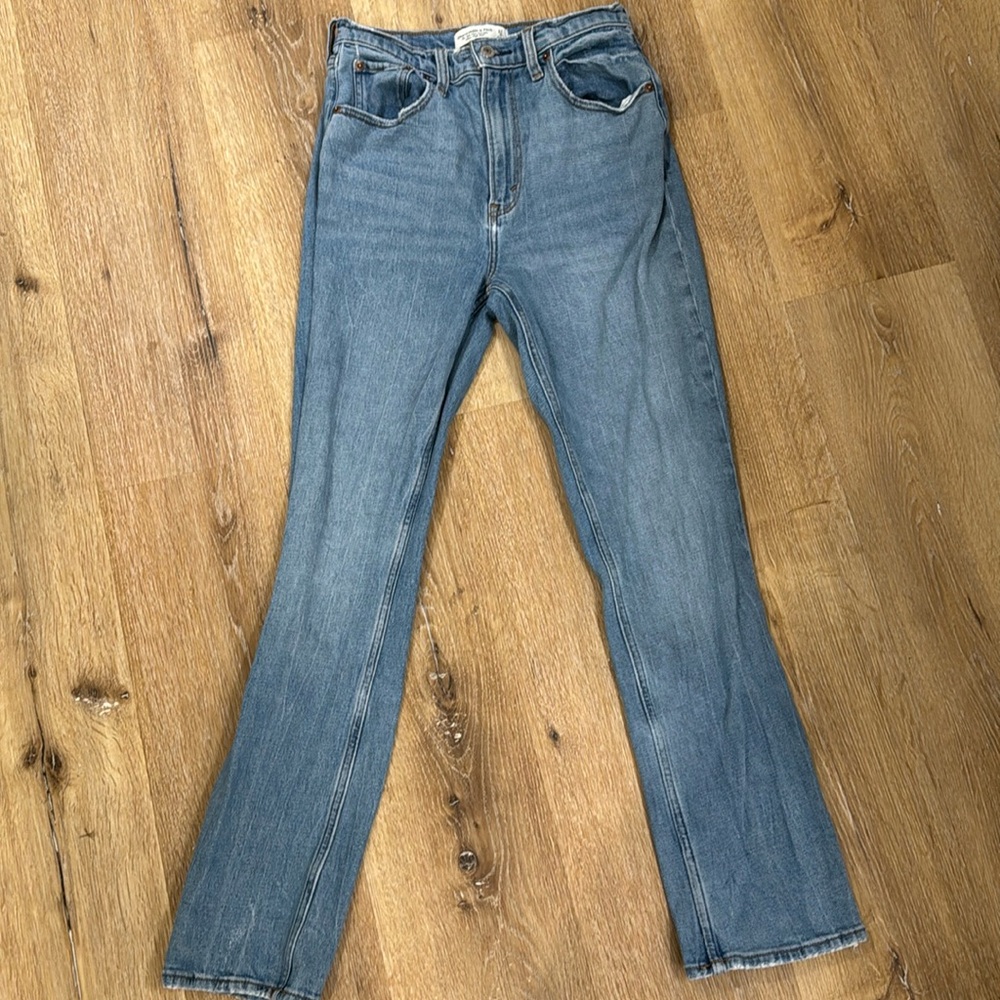 A&F The 90’s Slim Straight Ultra High Rise light wash - size 27 short/4 short